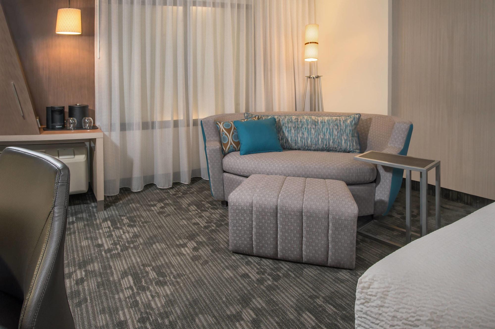 คอร์ตยาร์ด โจนส์โบโร Hotel ภายนอก รูปภาพ